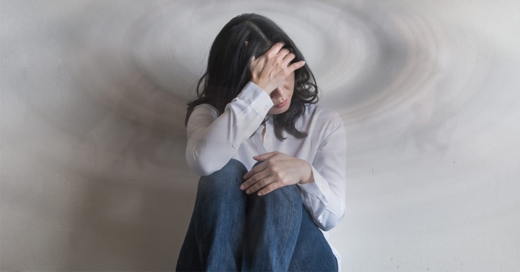 Amețeli. Află cauzele, opțiunile de tratament și ce să faci când sunt asociate cu dureri de cap sau greață